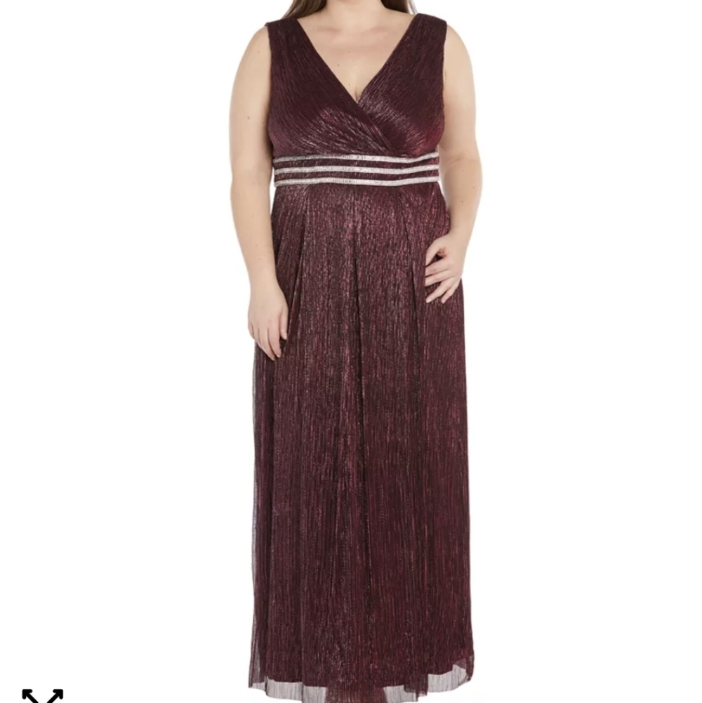 NWT R&M Richards Burgundy Red Metallic Formal Gown Dress